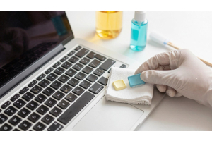 Cum să repari tastele lipicioase pe un laptop: ghid pas cu pas